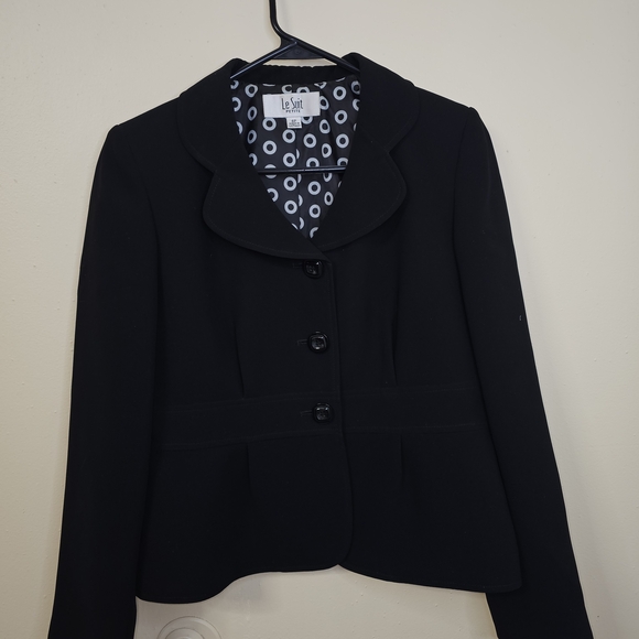 Le Suit Jackets & Blazers - NEW Le Suit Petite 6P Women's Black Lined Suit Jacket Blazer Polyester RN 54050